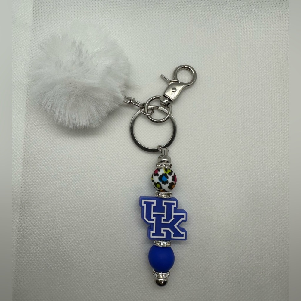 Handmade beaded keychain - Picture 3 of 3